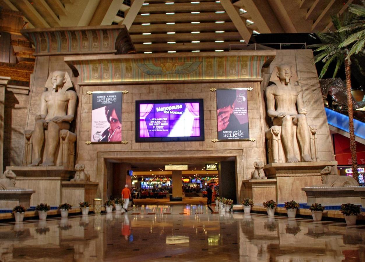 Strip Las Vegas Unit By Luxor And T Mobile Arena Area Exterior foto